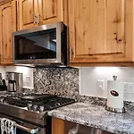 Bonita - Inviting Home, Walk To The Plaza