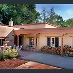 Garcia Street Adobe Three-Bedroom Holiday Home