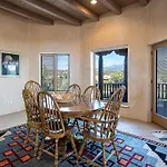 Dorthia Garden Retreat & Views