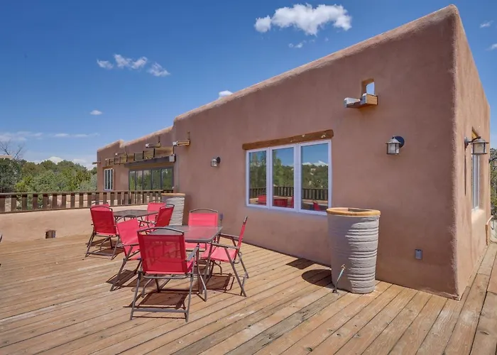 Casa Al Reves Pueblo-Style House With Views!