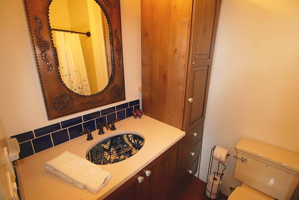 Closson - Stylish - Near Plaza - Queen Bed Holiday home Santa Fe