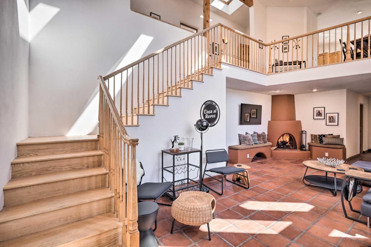 Casa Al Reves Pueblo-style House With Views! Holiday home Santa Fe