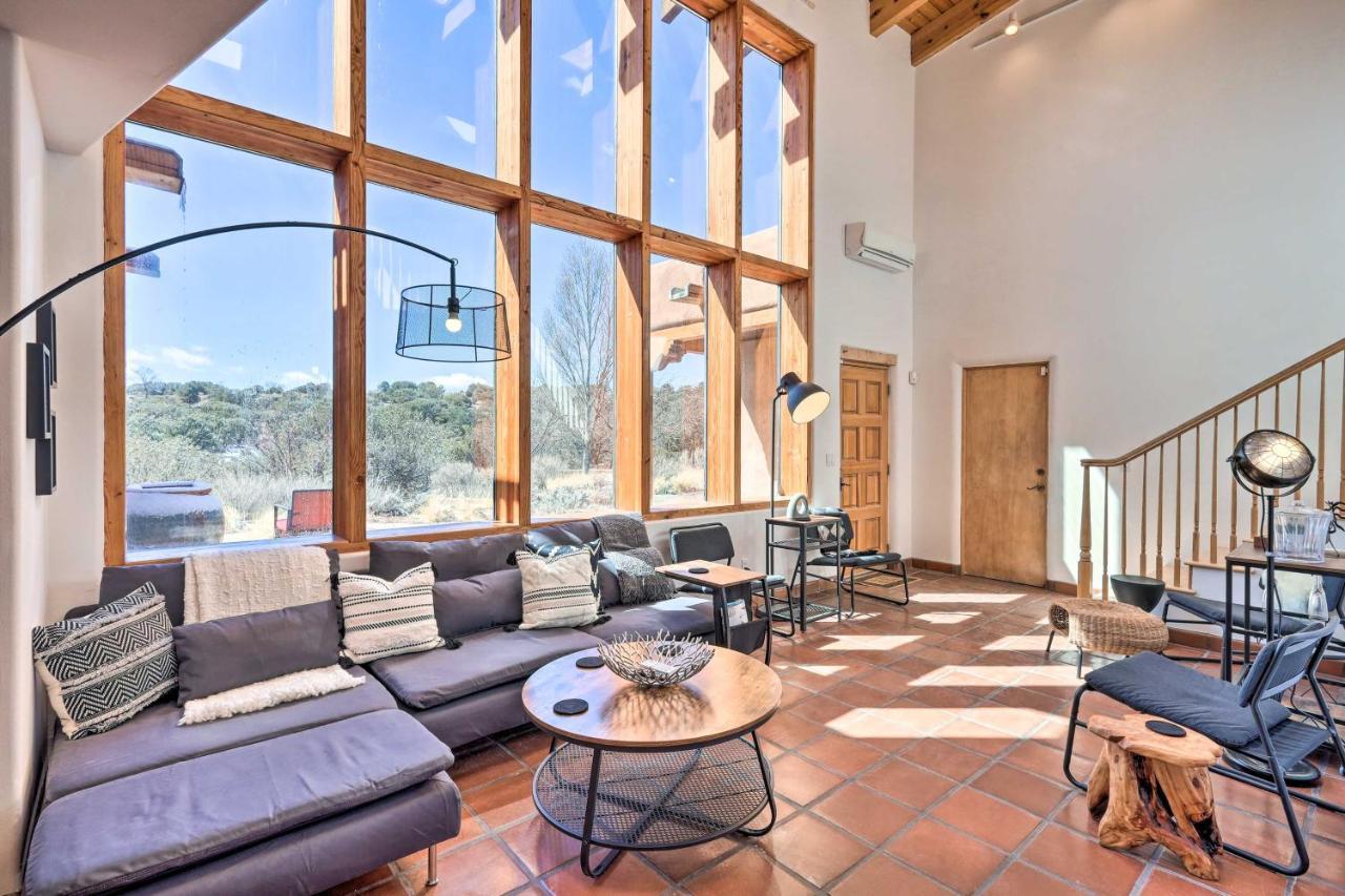 Casa Al Reves Pueblo-style House With Views! Holiday home