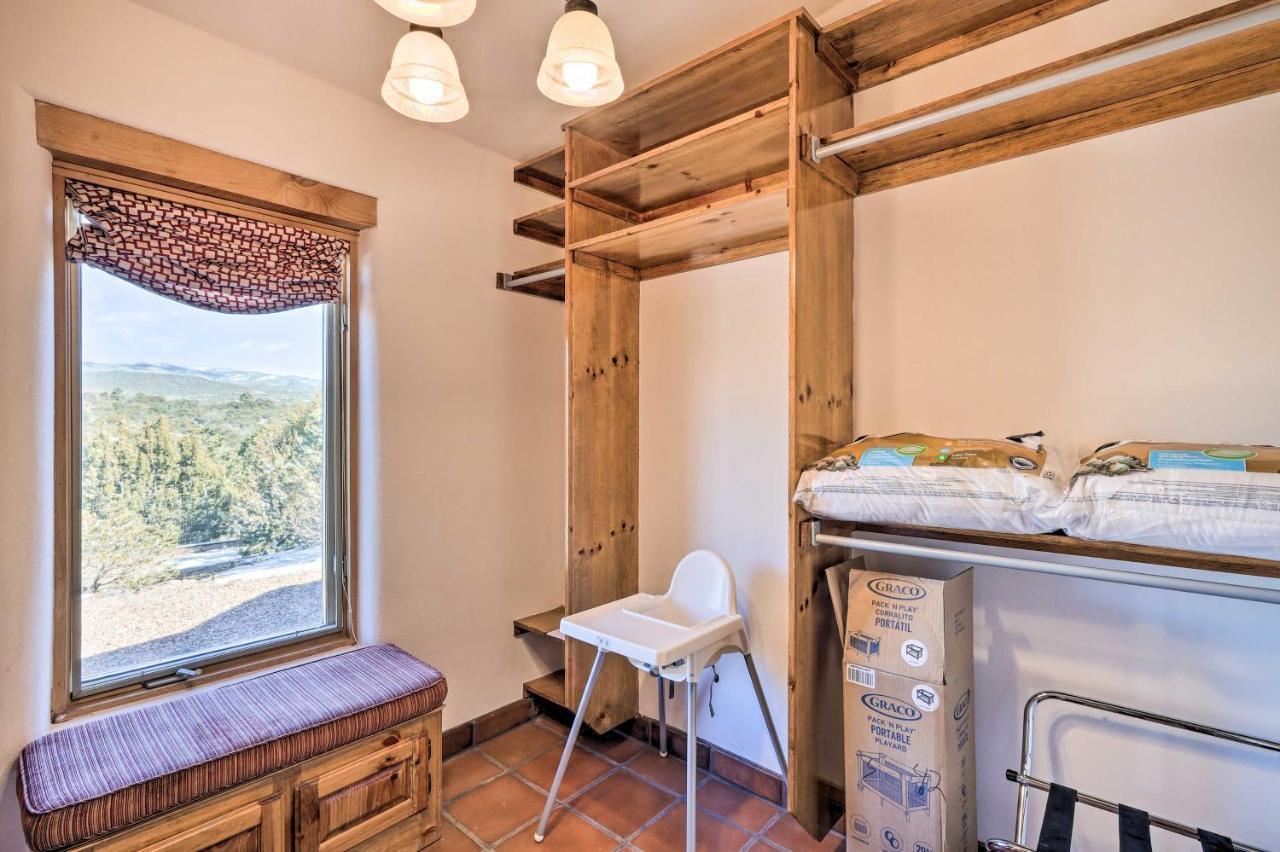 Casa Al Reves Pueblo-style House With Views! Santa Fe