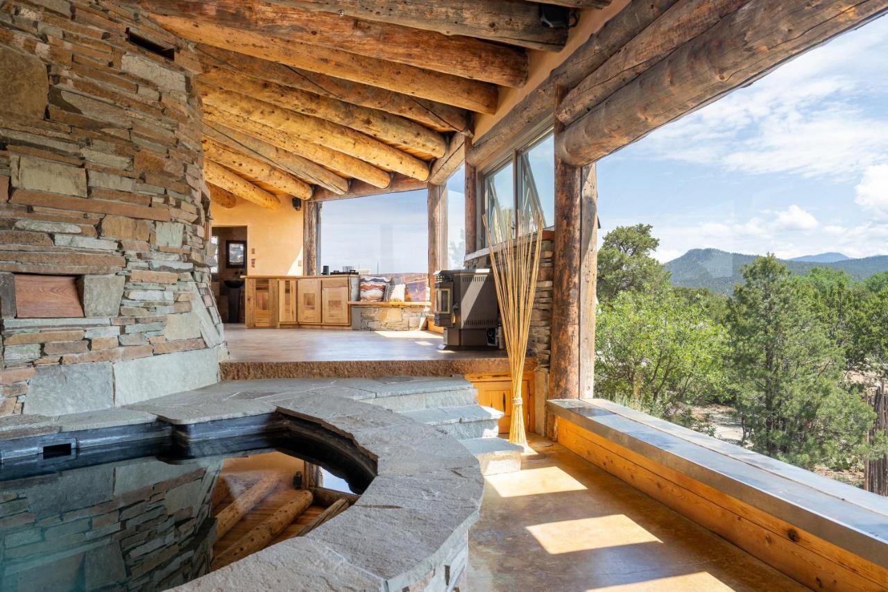 Ridgetop Retreat With 2 Hot Tubs And Views