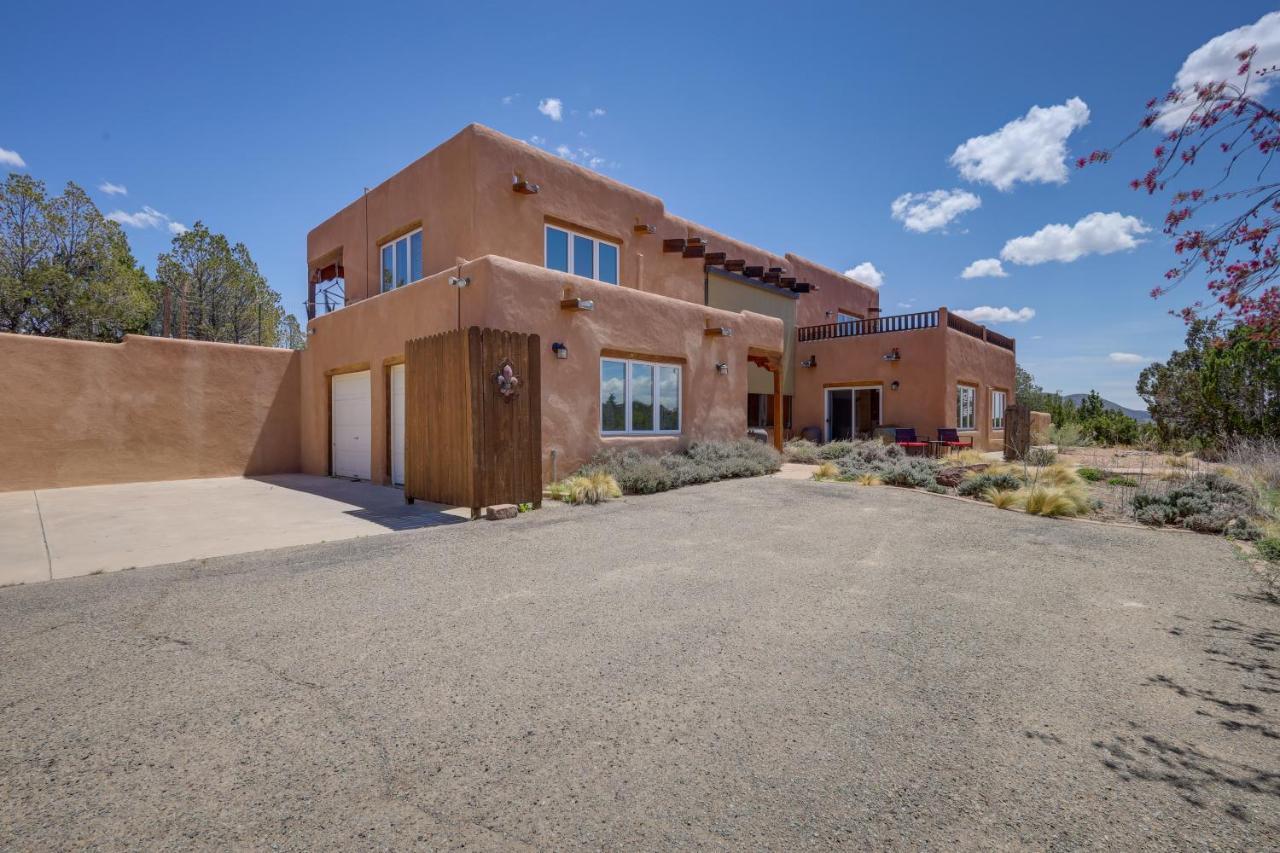Casa Al Reves Pueblo-style House With Views! Santa Fe