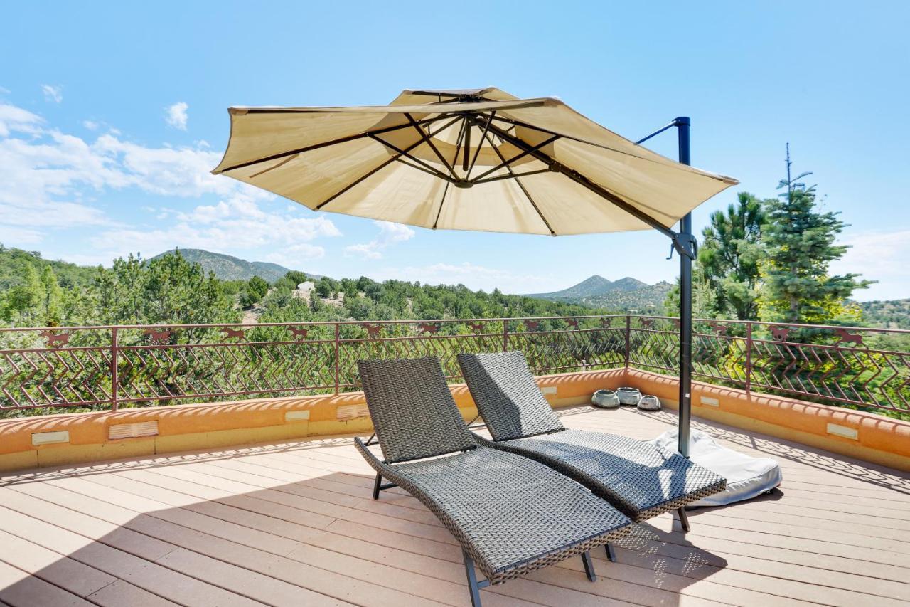 Sunlit Hills Art And Views Holiday home