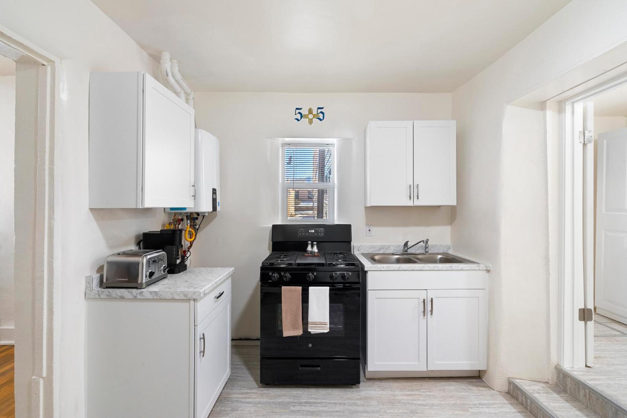 Casita-15 Min Walk To Downtown Plaza Apartment