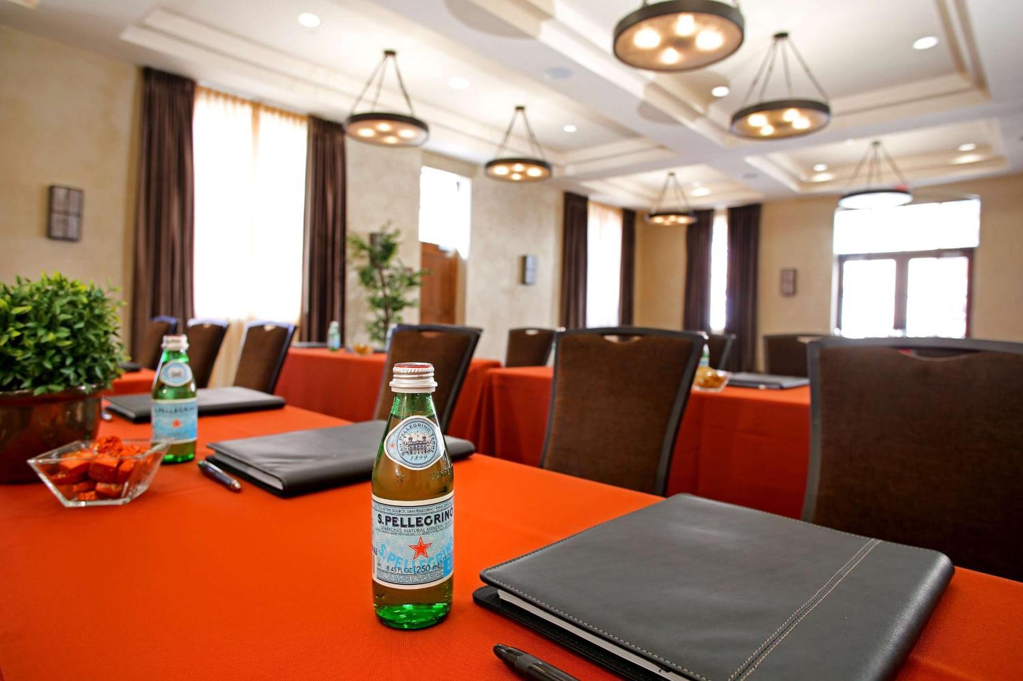 Hotel Drury Plaza In 4*