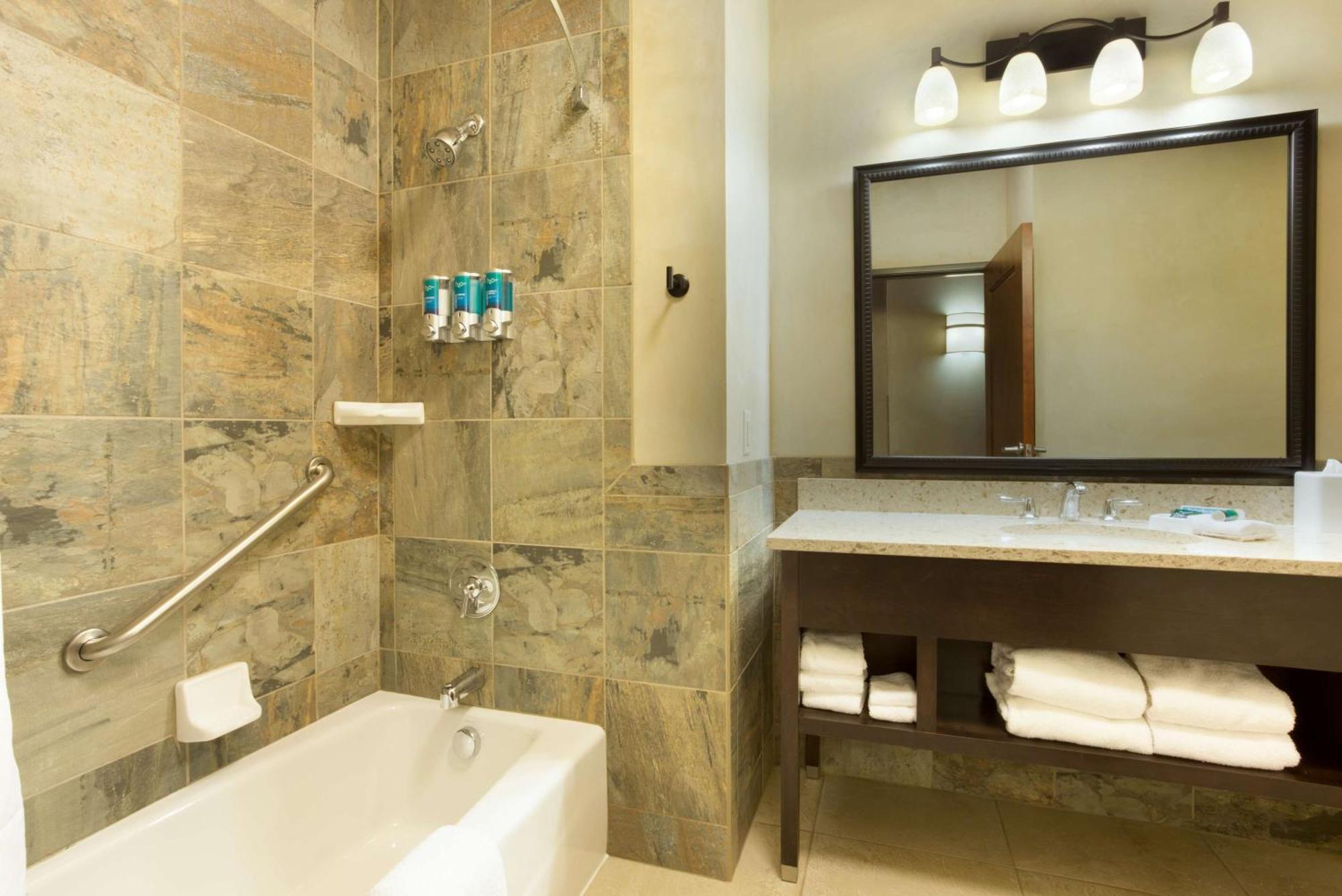 Hotel Drury Plaza In