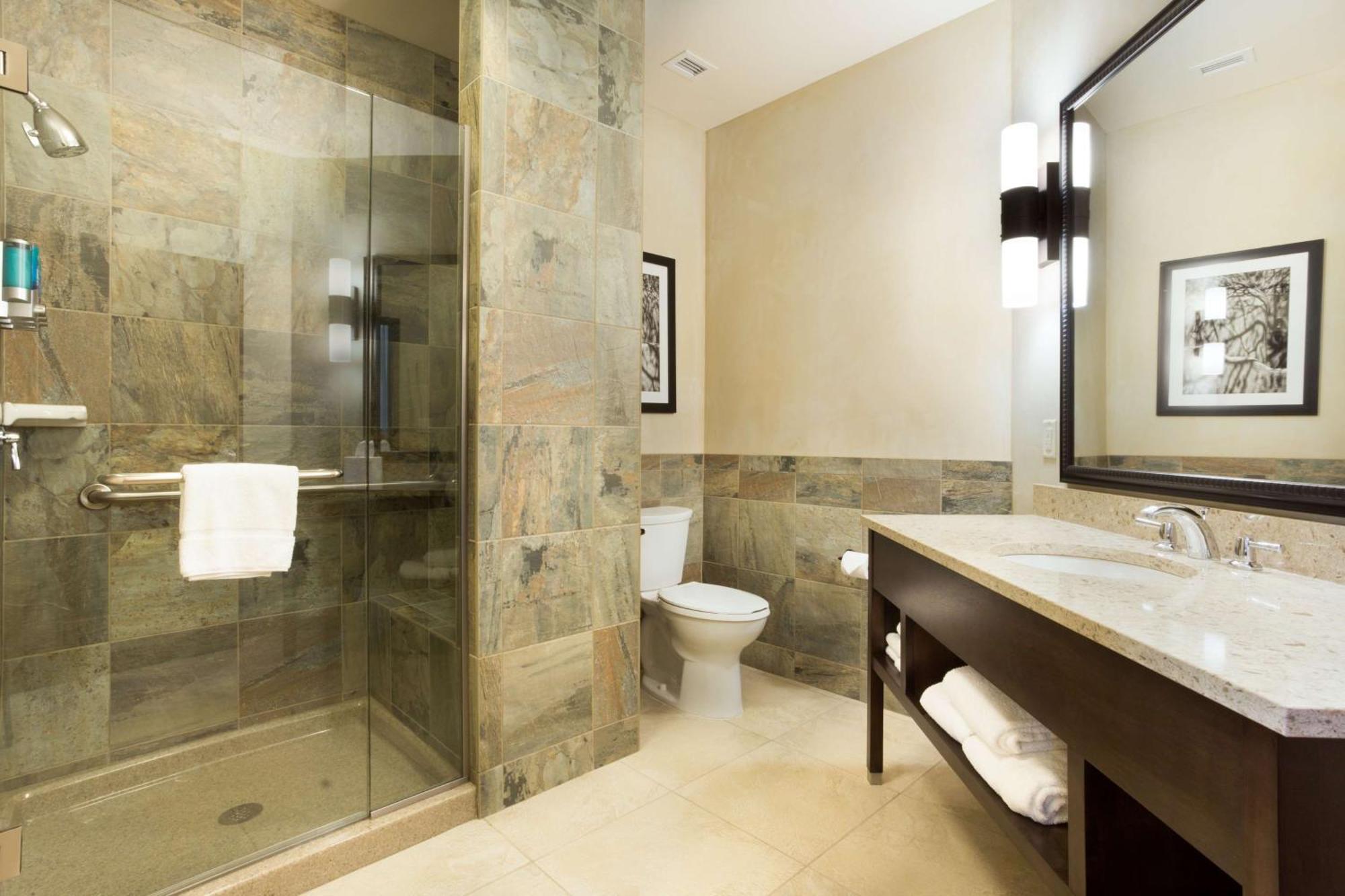 Hotel Drury Plaza In