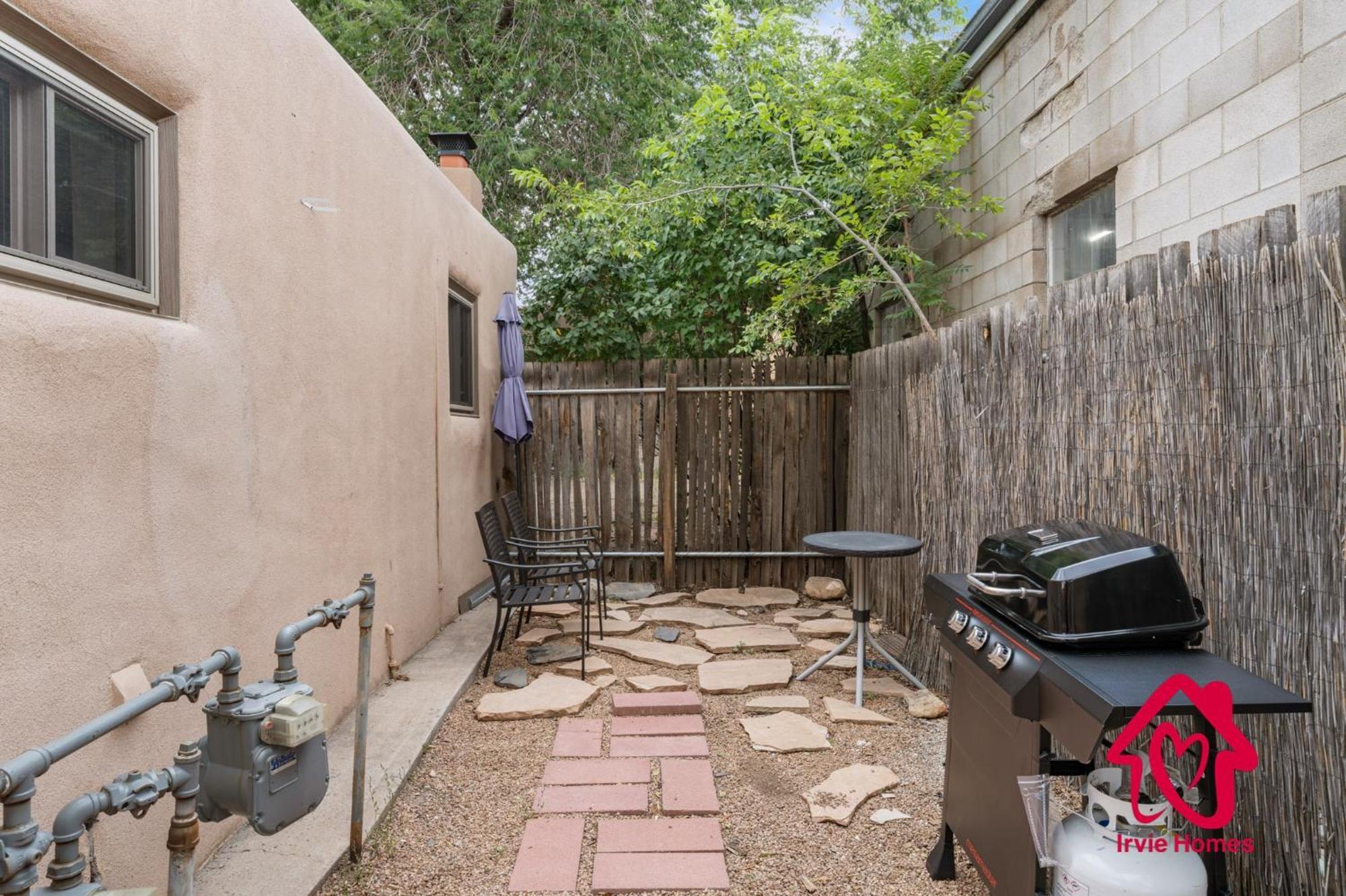 Holiday home Charming Adobe Revival- An Irvie *