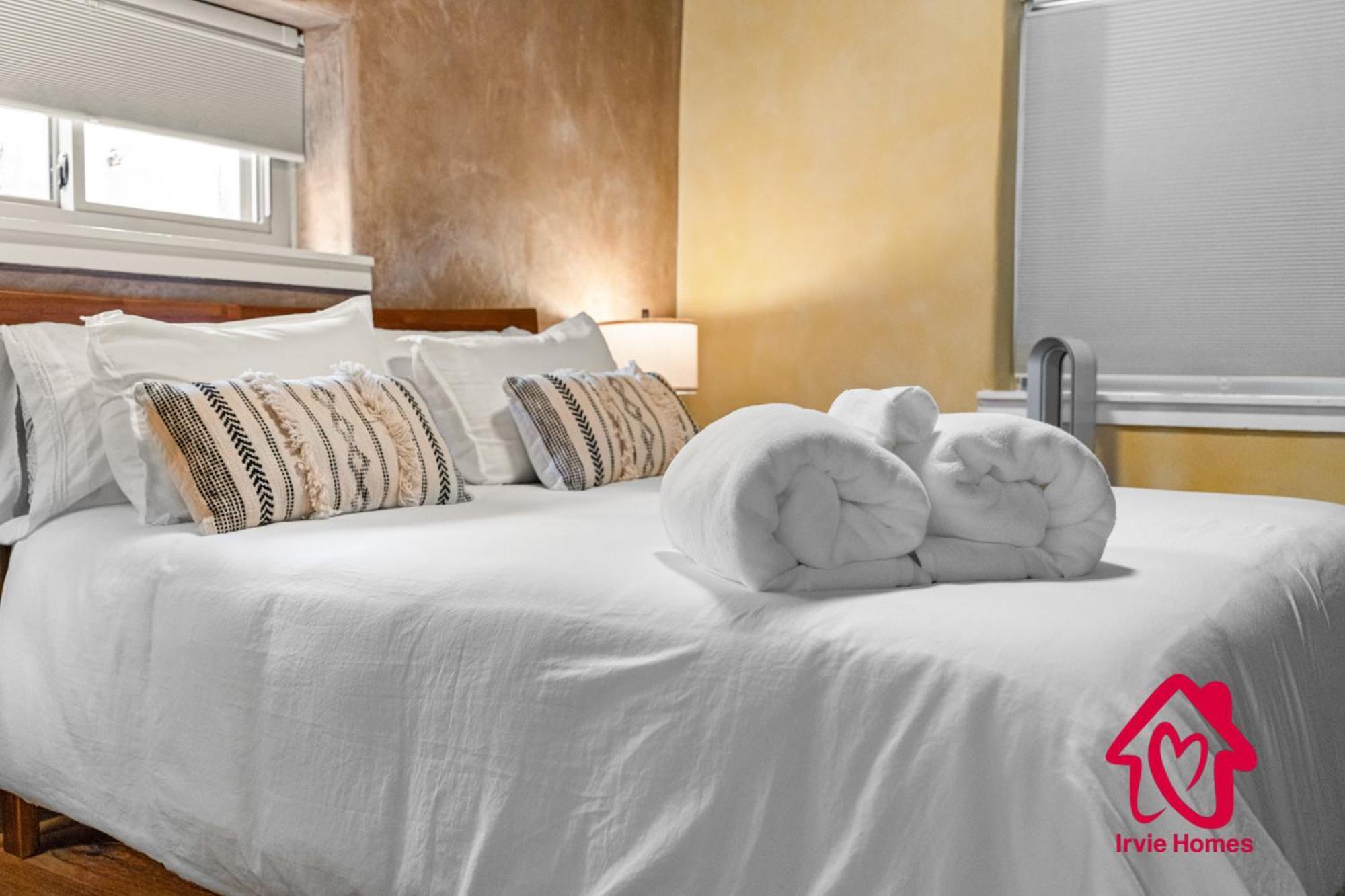 Charming Adobe Revival- An Irvie Holiday home Santa Fe