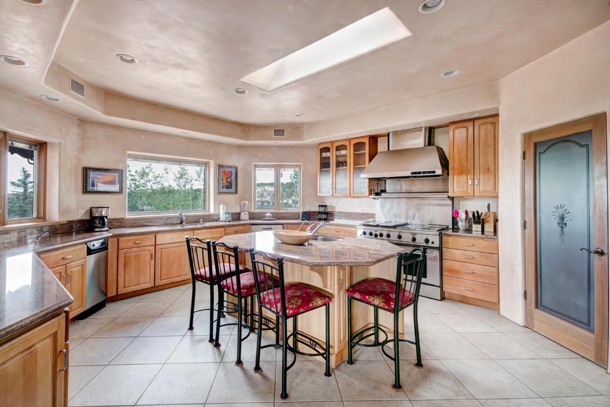 Dorthia Garden Retreat & Views Holiday home *