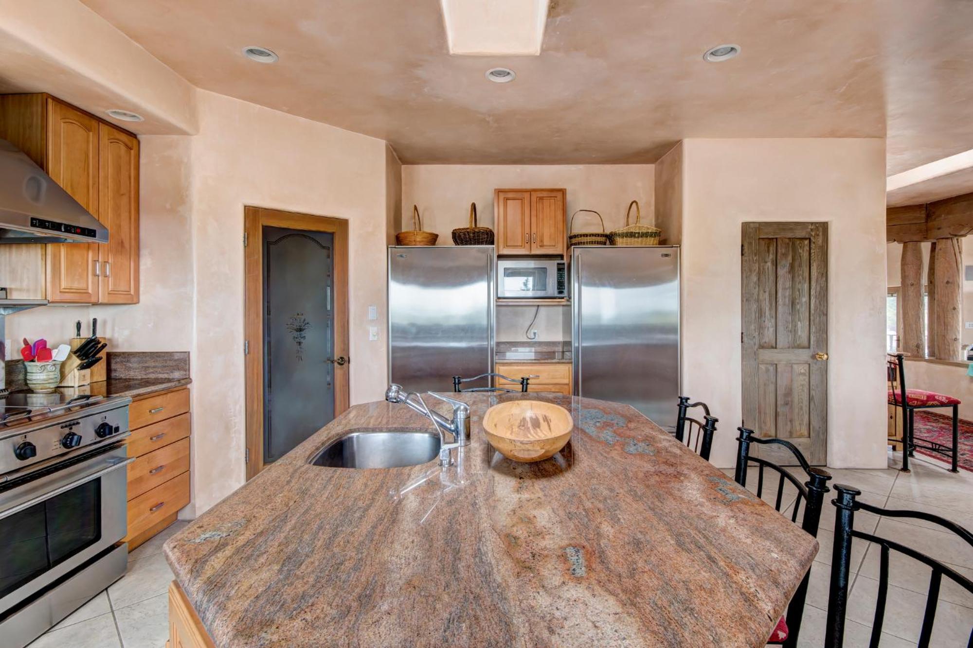 Dorthia Garden Retreat & Views Holiday home