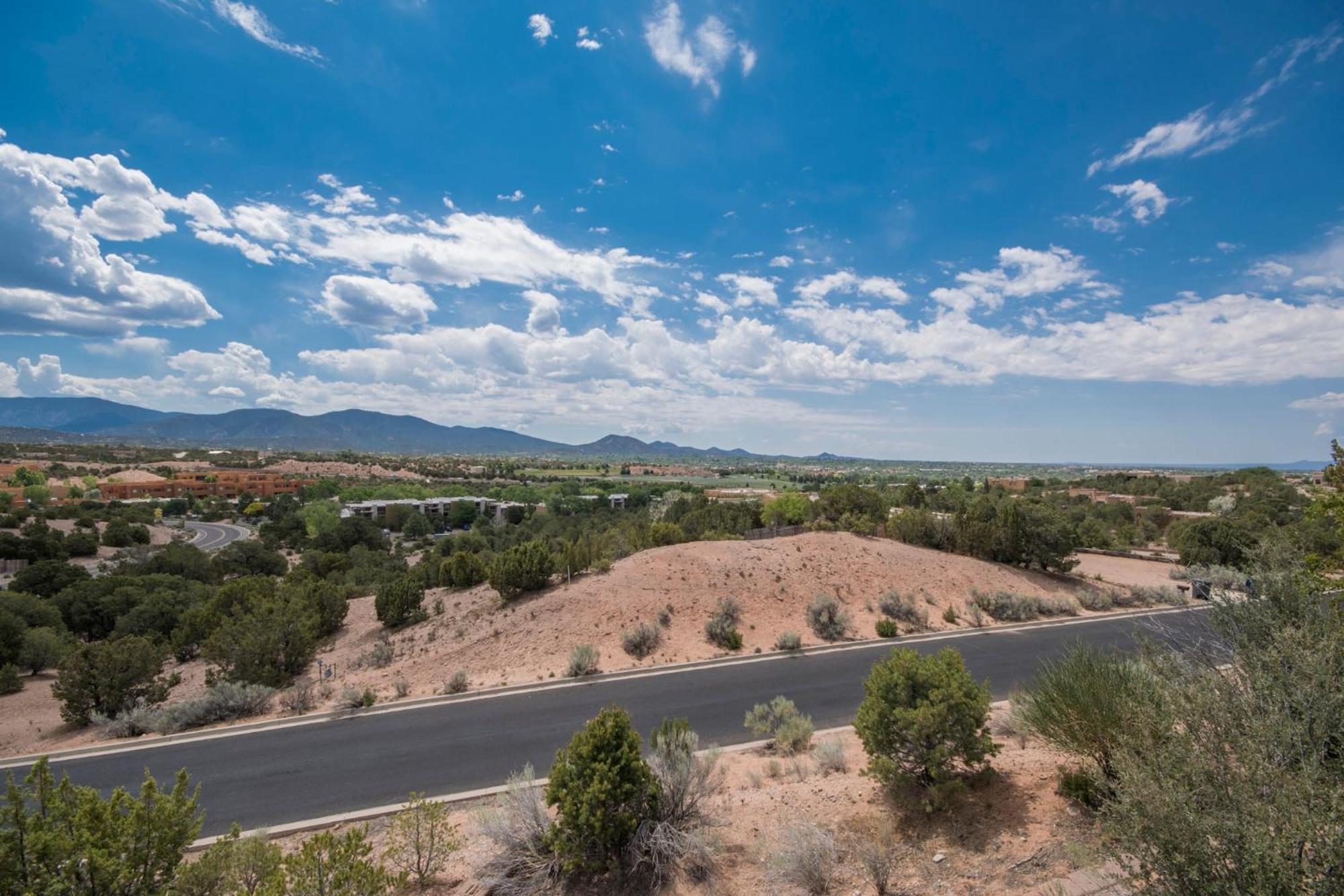 Dorthia Garden Retreat & Views Holiday home Santa Fe