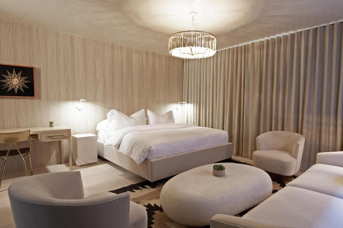 Hotel Palace Modern At The Plaza - Corner 7 *
