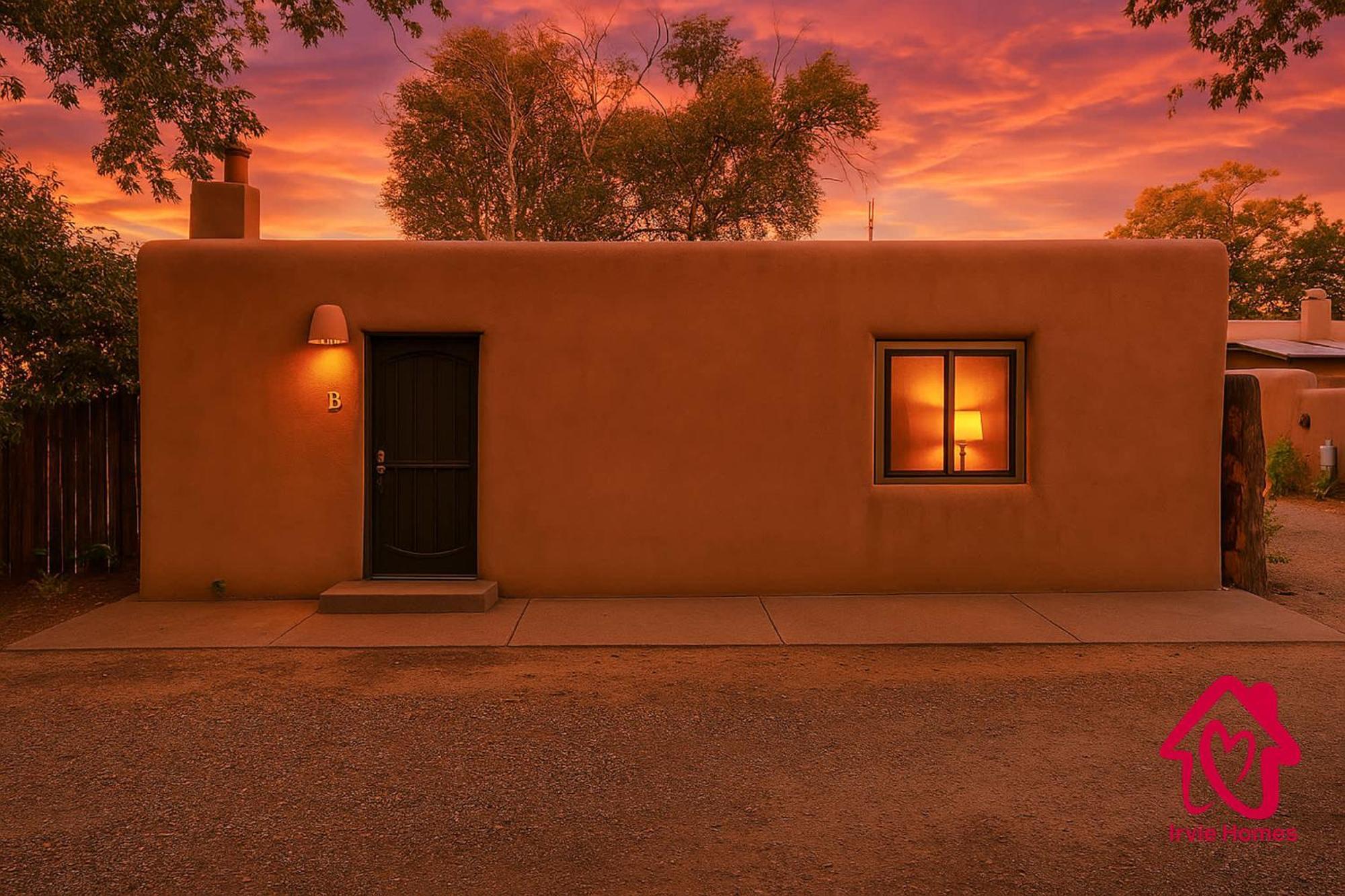 Charming Adobe Revival- An Irvie Holiday home *