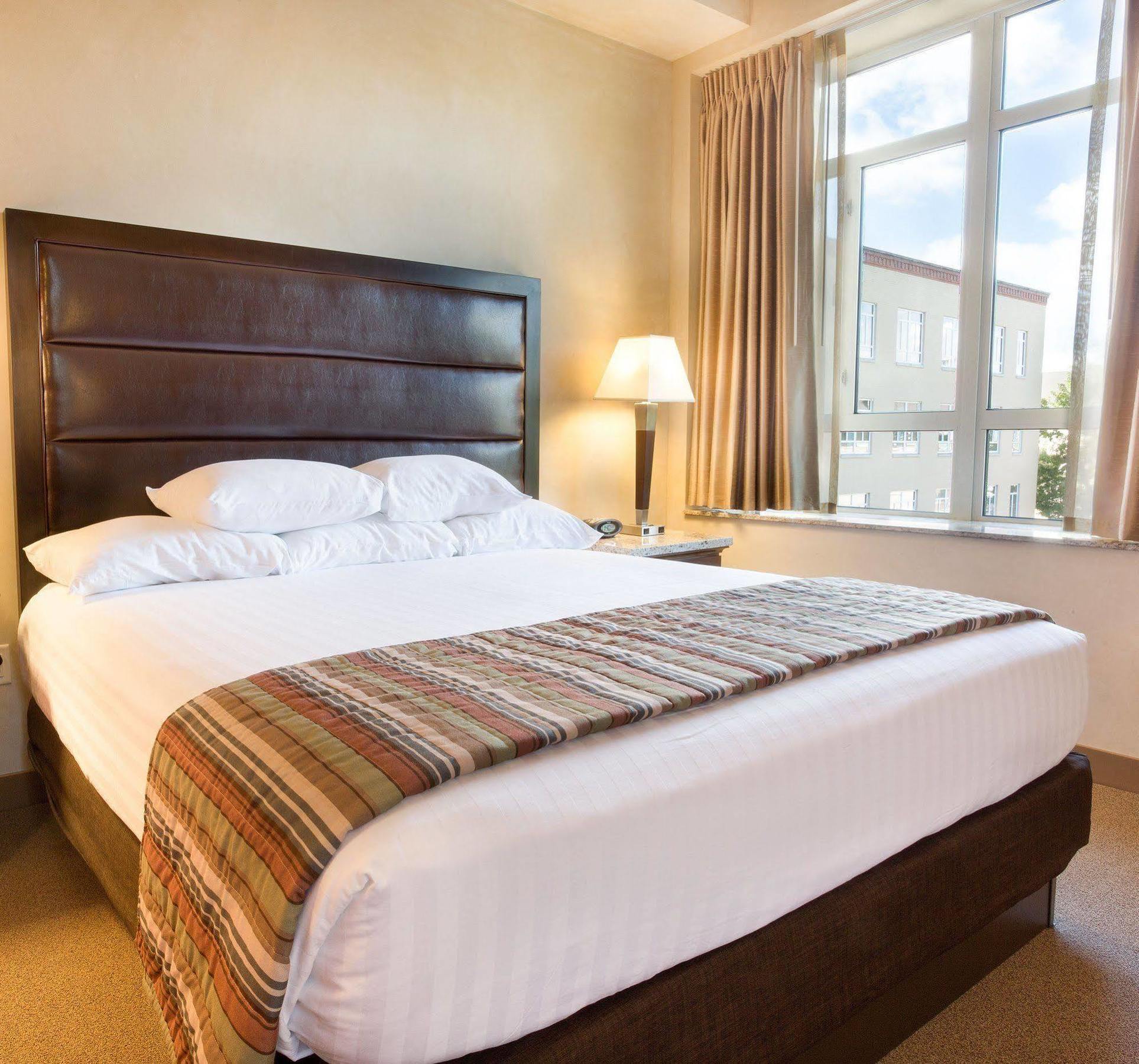 Hotel Drury Plaza In