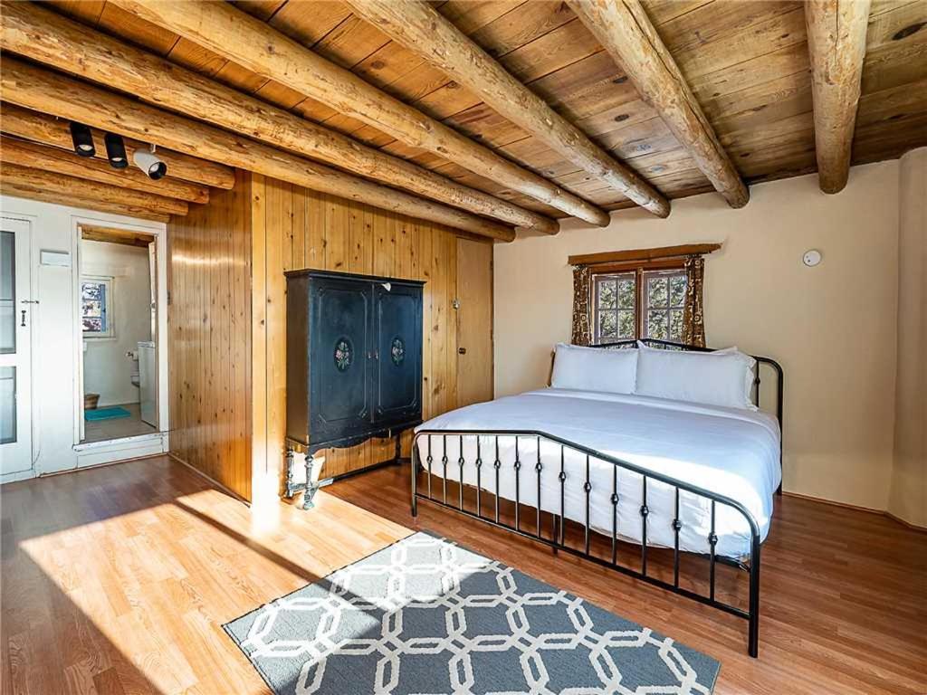 Sun Mountain View, 2 Bedrooms, Fireplace, Balcony, Sleeps 6 Holiday home Santa Fe