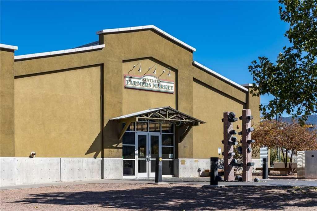 Sun Mountain View, 2 Bedrooms, Fireplace, Balcony, Sleeps 6 * Santa Fe