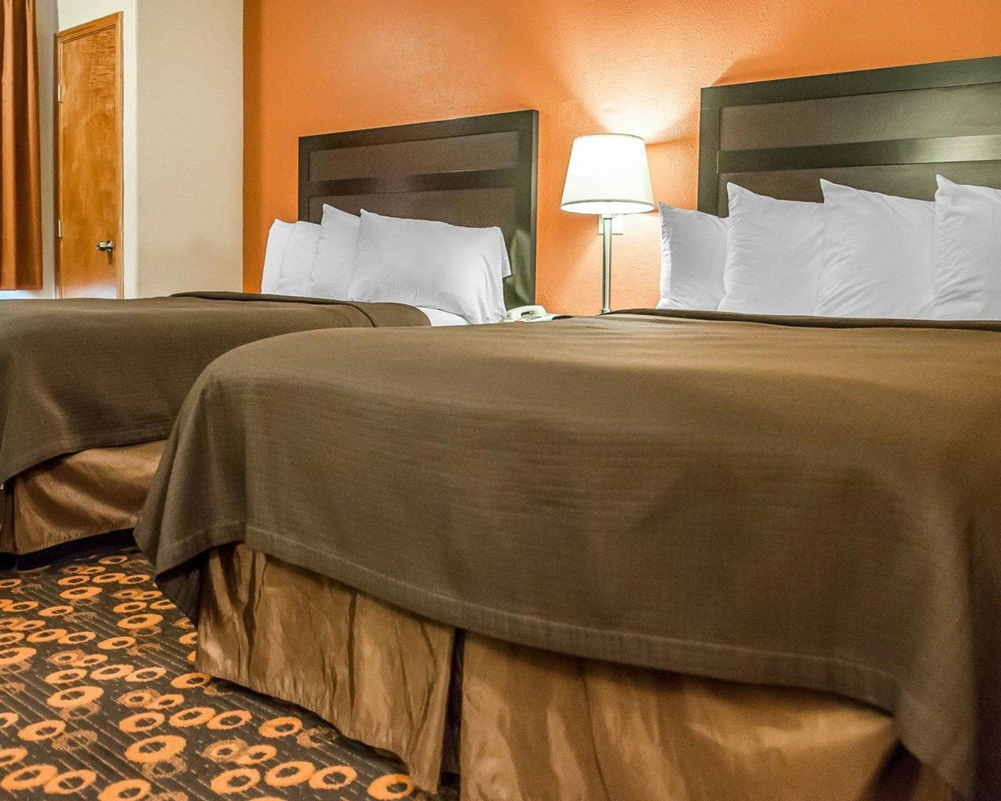 Hotel Econo & Santa Fe
