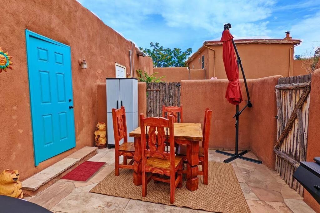 Oasis: Cozy Retreat With Hot Tub Near Town Square Apartment Santa Fe