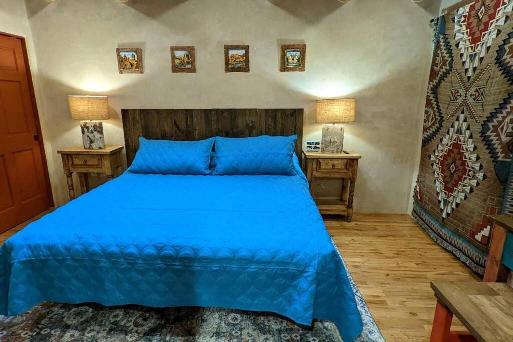 Oasis: Cozy Retreat With Hot Tub Near Town Square * Santa Fe