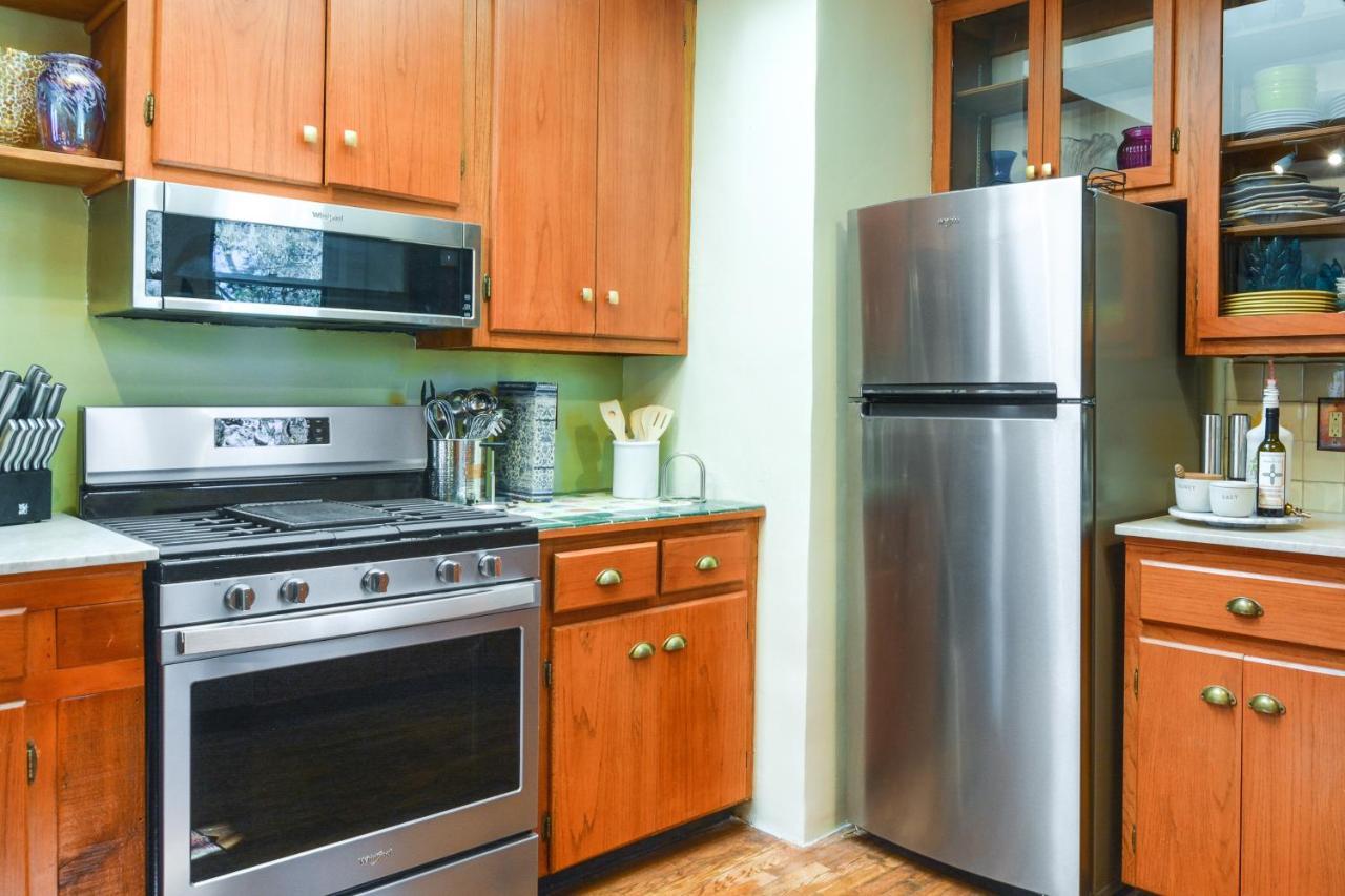 Cozy Adobe Casita 1 Mile To Plaza! Holiday home Santa Fe
