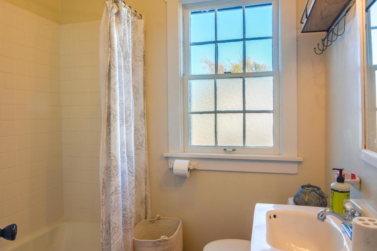 Cozy Adobe Casita 1 Mile To Plaza! Holiday home *