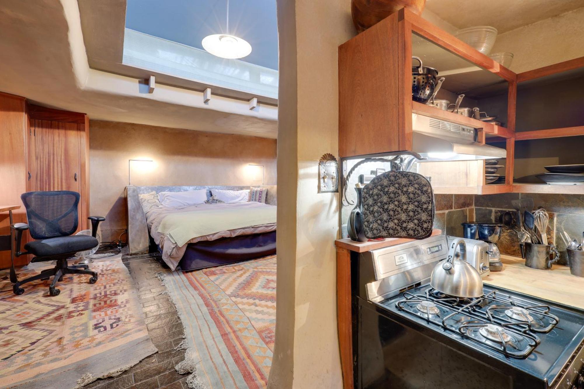 Adobe 2 Blocks To Downtown Plaza! * Santa Fe