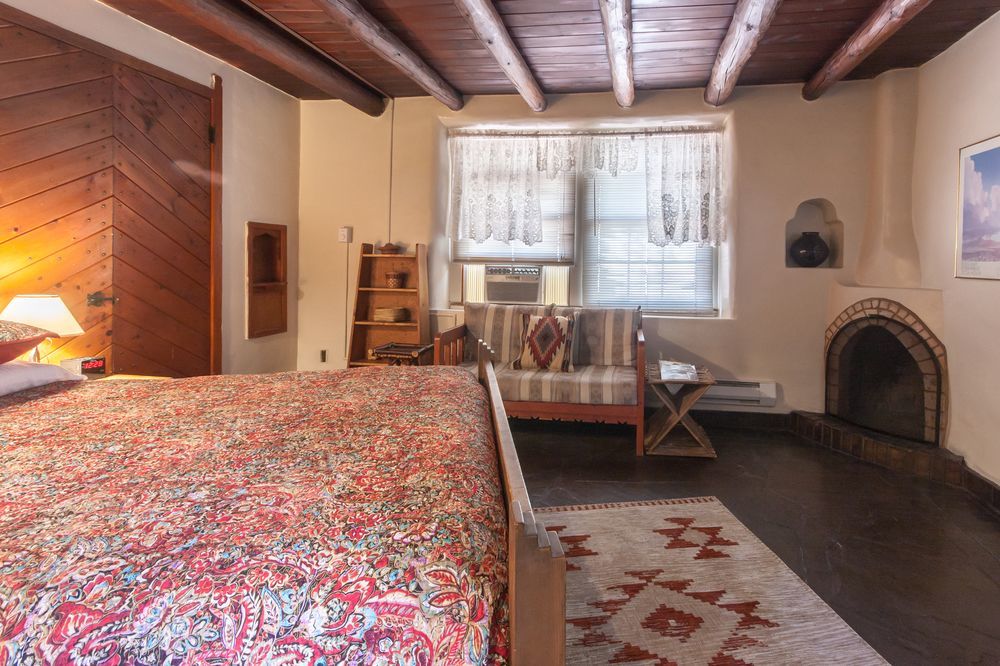 Pueblo Bonito Inn