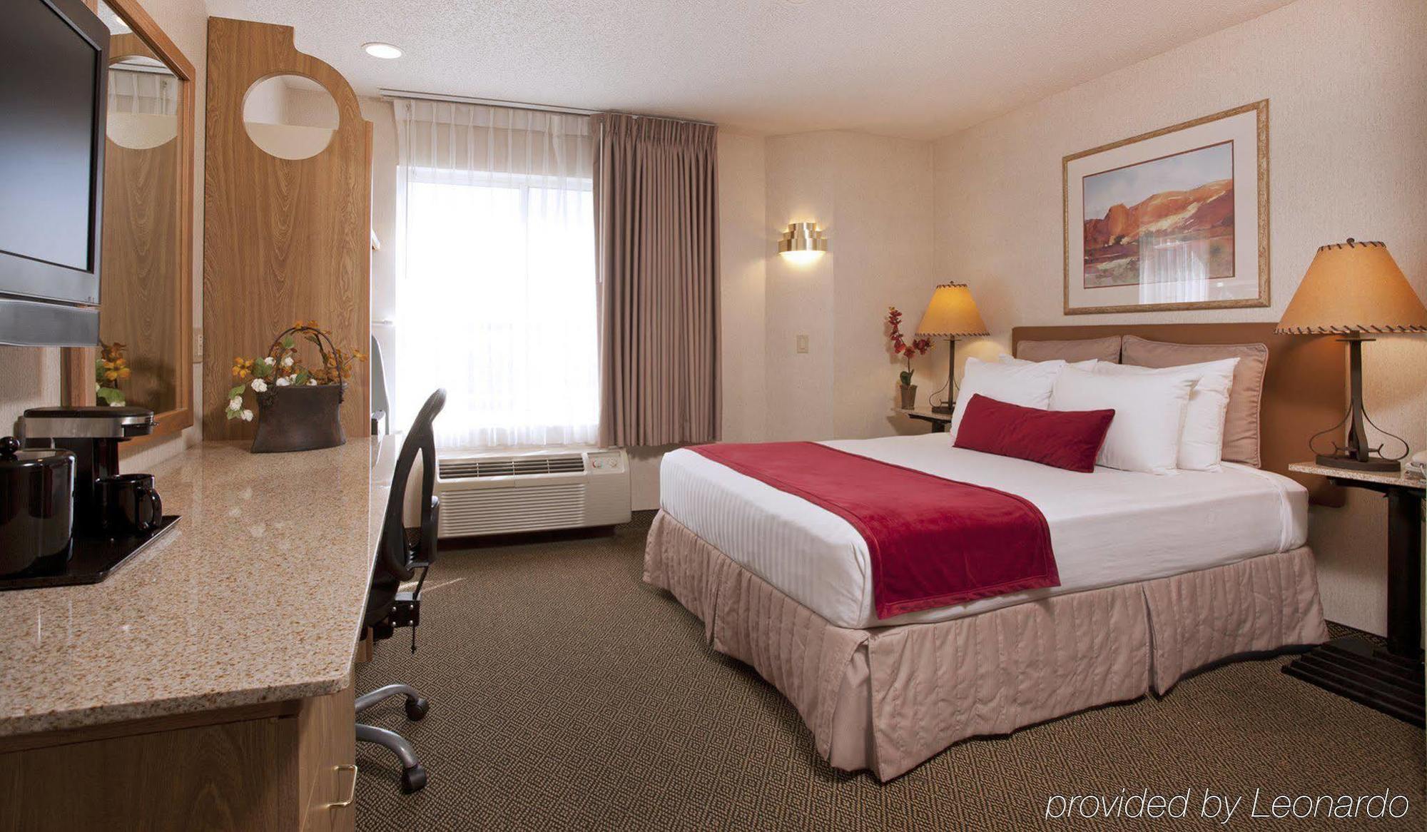 At Santa Fe, Surestay Collection By Western Hotel 3*