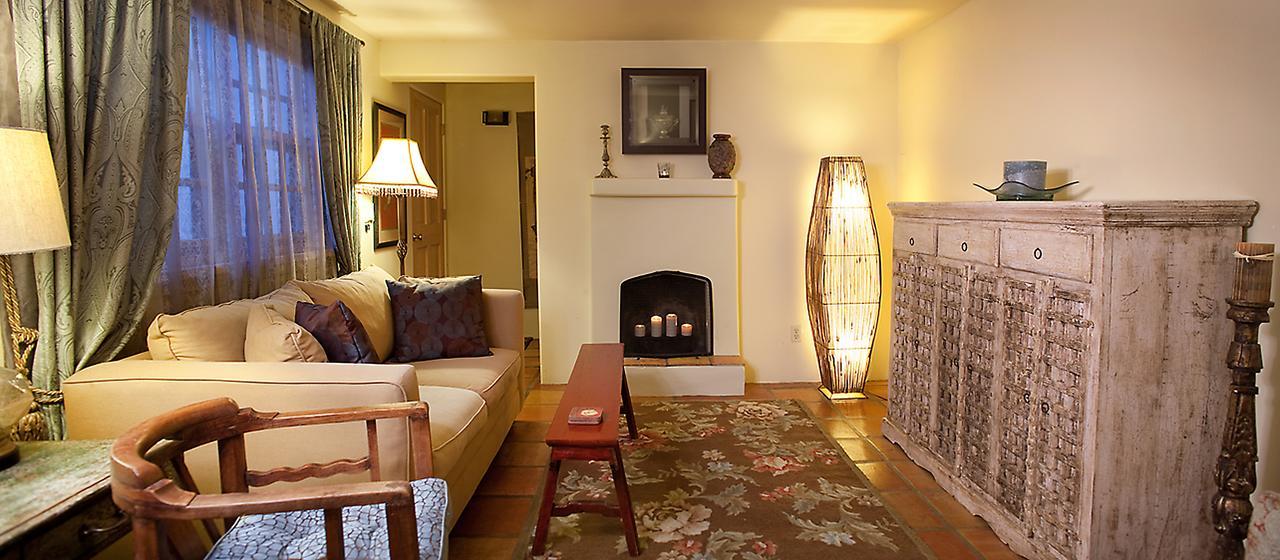 Casa De Tres Lunas/house Of Three Moons Inn Santa Fe