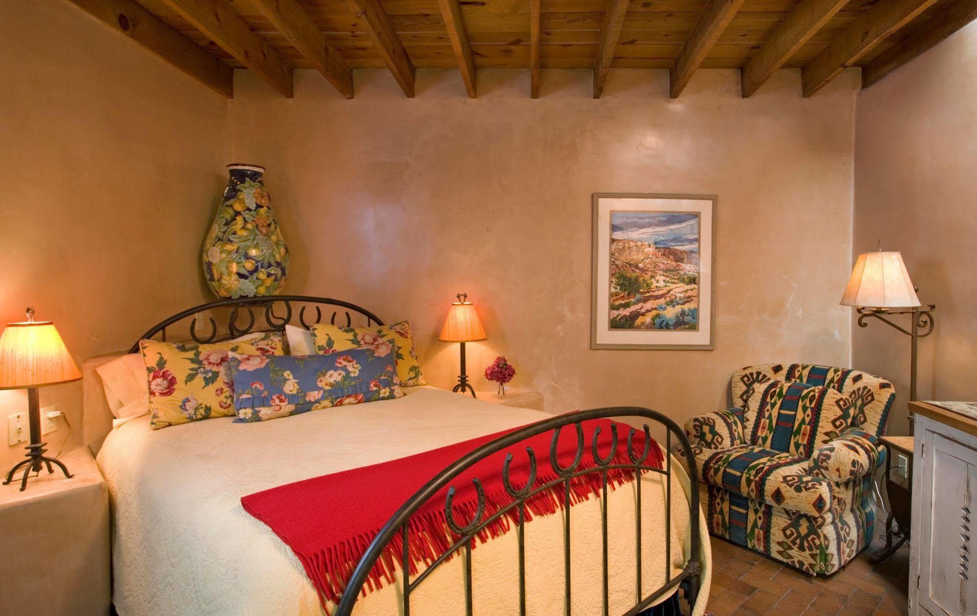 El Farolito Bed & Breakfast 3*