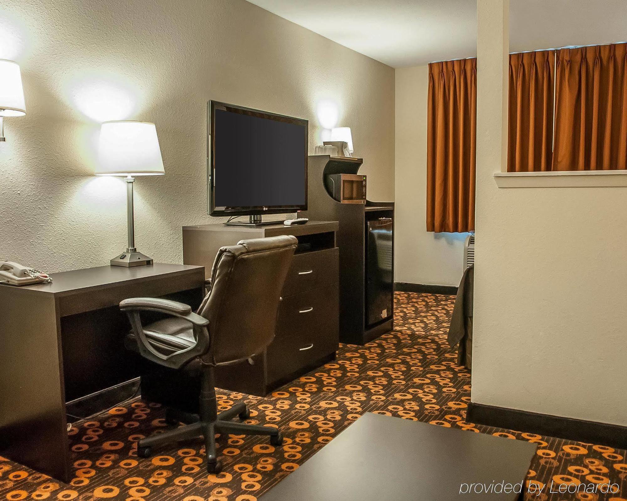 Econo & Hotel